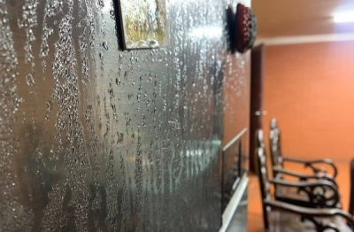 Nguyên nhân và cách khắc phục tủ lạnh đổ mồ hôi, đọng nước