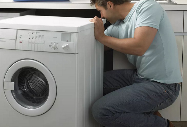 Những nguyên nhân khiến máy giặt rung lắc mạnh khi vắt